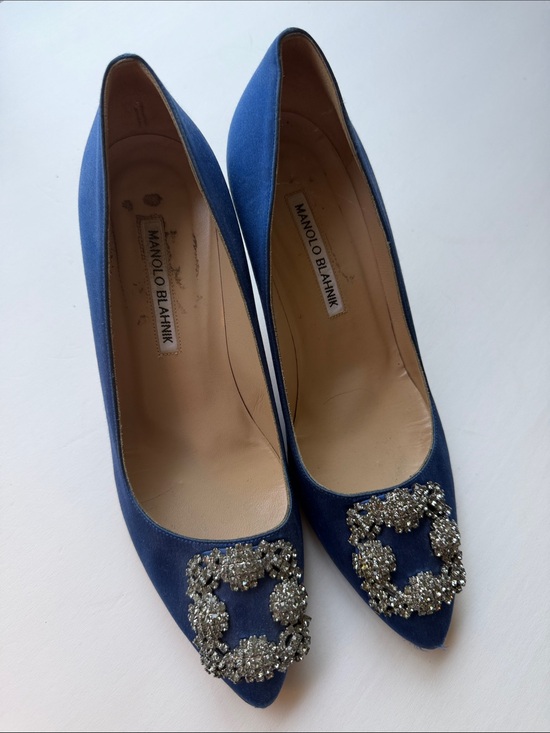 Manolo Blahnik Shoes - Manolo Blahnik Hangisi Blue Satin Pumps